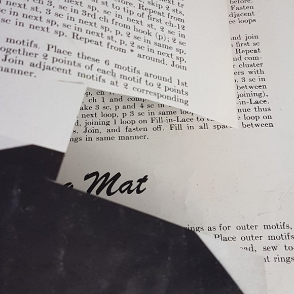 Vintage 1940s CANADIAN SPOOL COTTON COMPANY Ideas for Home Decoration Book 396 - Picture 4 of 16